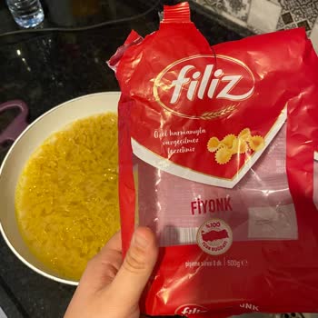 Makarna Paketinde Beklenmedik Misafirler