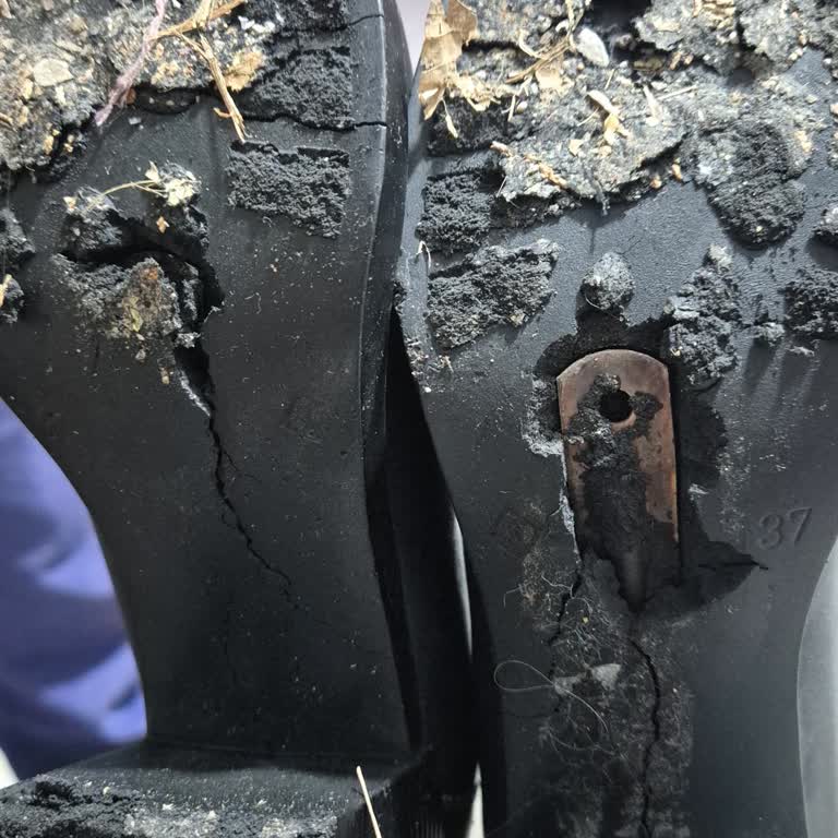 Matraş Ayakkabının Kalitesizliği Ve Tüketici Mağduriyeti