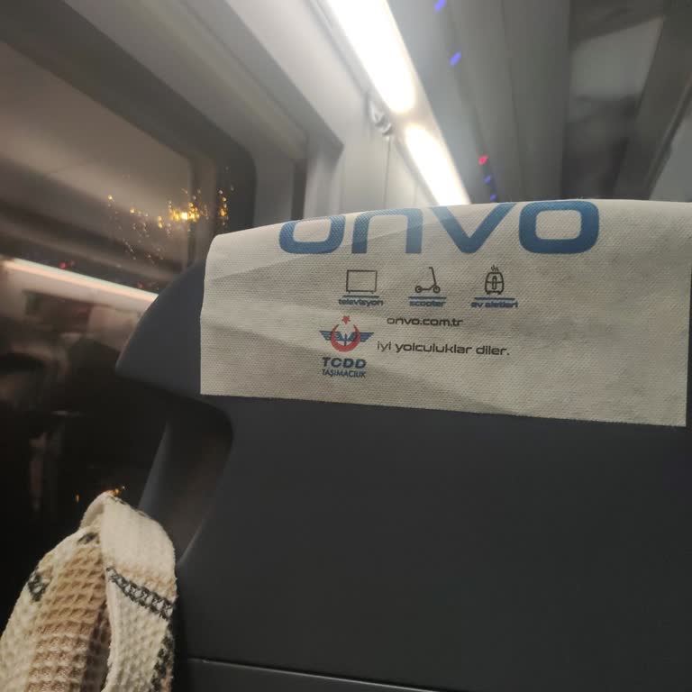 Yüksek Hızlı Tren Yolculuğunda Rötar Ve Rahatsız Edici Işıklar