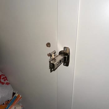 Almila Mobilya'dan Aldığımız Dolapta Menteşe Sorunu Ve Yetersiz Müşteri Hizmeti