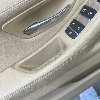 BMW 520'nin Kapı Tutamakları Eriyor: Premium Segmentte Beklenmedik Sorun