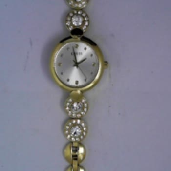 Evlilik Yıl Dönümünde Hayal Kırıklığı: Su Geçiren Saat Ve Uzayan Servis Süreci