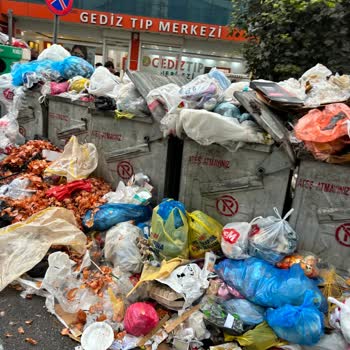 İzmir Büyükşehir Belediyesi Buca Göksu'da Çöp Sorunu Çözülmüyor