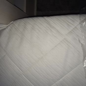 Yataş Bedding'den Gelen Yatakta Sarı Lekeler Şoku