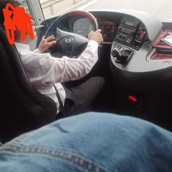 Eski Model Otobüs Ve Kötü Hizmet Deneyimi