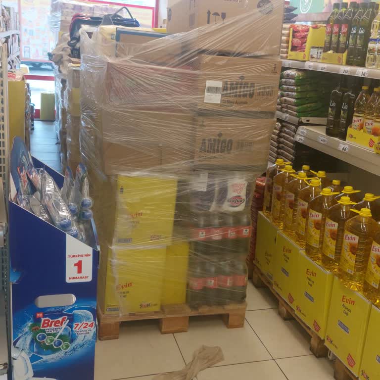 Bebek Arabasıyla Mağaza Geçişinde Zorluk Ve İlgisiz Çalışanlar
