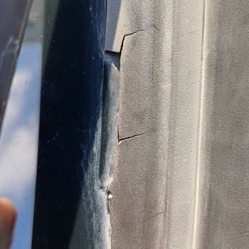 BMW 5.20 D Model Araçta Beklenmedik Parça Çatlakları