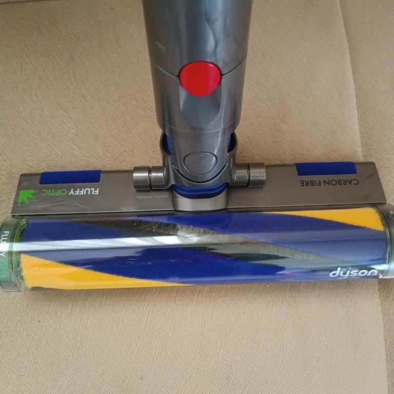 Dyson V12 Başlık Sorunu: Açma Kapama Düğmesi Eksikliği