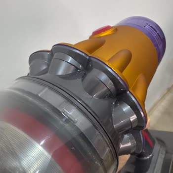 Süpürge Tamiri Fiyaskosu: Yanlış Renk Ve Tıraşlanmış Parçalar