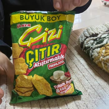 Hijyen Sorunu: Çizi Krakerden Çıkan Kıl