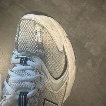 Mis New Balance 530 causan olor y se están rompiendo