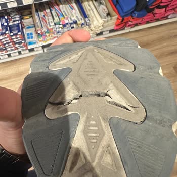 Skechers Ayakkabıda 4 Ayda Taban Sorunu