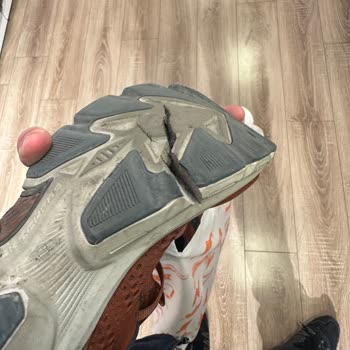 Skechers Ayakkabıda 4 Ayda Taban Sorunu