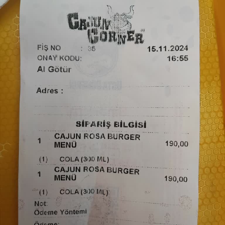 AVM'de Soğuyan Yemek Ve İlgisiz Personel
