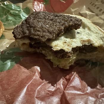 Burger King'de Hayal Kırıklığı: Yanmış Ve Eksik Ürün