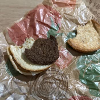 Burger King'de Hayal Kırıklığı: Yanmış Ve Eksik Ürün