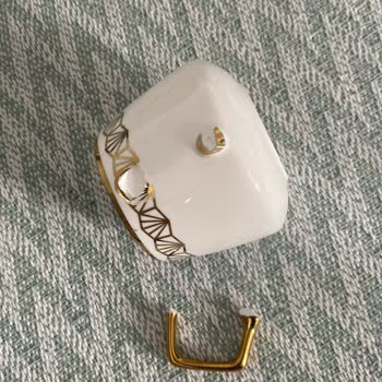 Kırık Gelen Fincan Takımı Ve İlgisiz Müşteri Hizmetleri