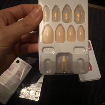 Gratis Sent Me the Wrong False Nails and I Cannot Use the Product I Ordered