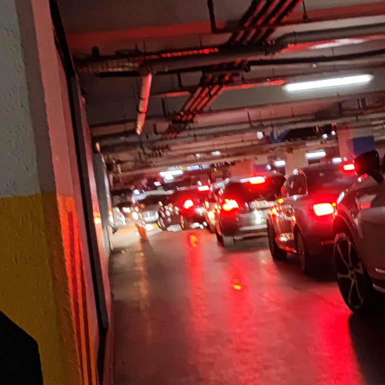 Armada AVM Otoparkında Zaman Kaybı Ve Yetersiz Hizmet!