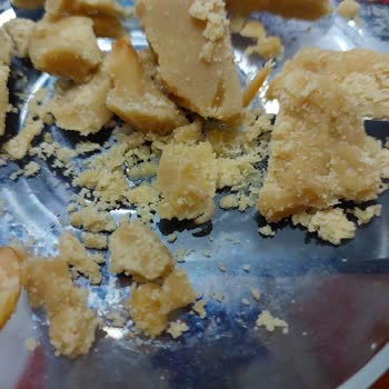 Marketten Alınan Helvada Beklenmedik Sürpriz