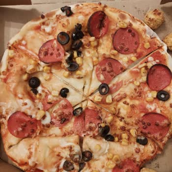 Domino's Pizza'da Eksik Malzeme Ve Çiğ Hamur Sorunu