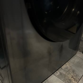 Arçelik Çamaşır Makinesinde Kalıcı Siyah Lekeler