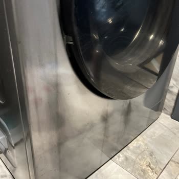 Arçelik Çamaşır Makinesinde Kalıcı Siyah Lekeler