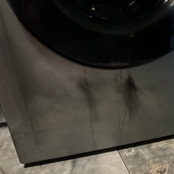 Arçelik Çamaşır Makinesinde Kalıcı Siyah Lekeler
