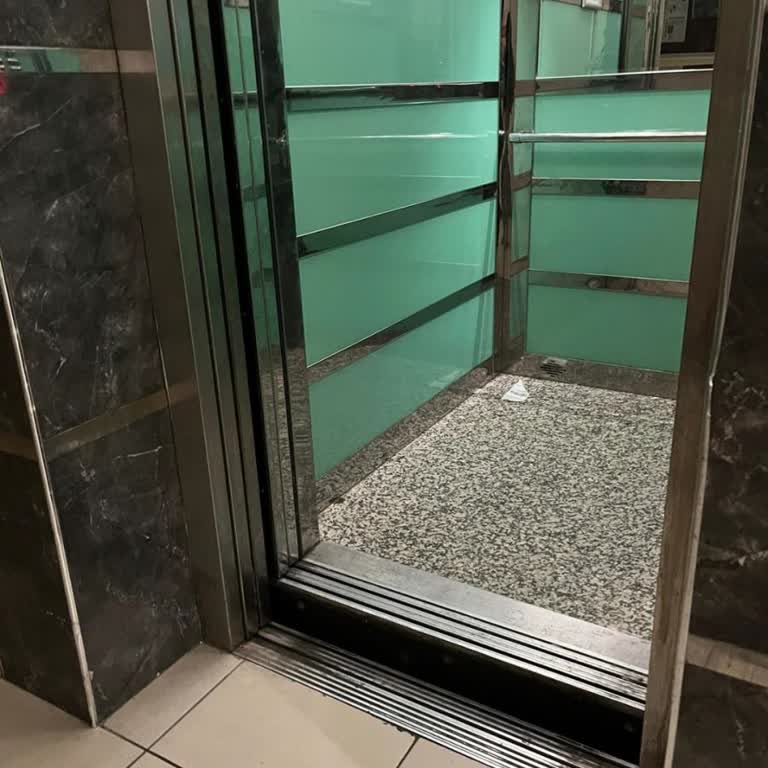 KYK Yurdu'nda Sürekli Bozulan Asansörler Ve İlgisizlik