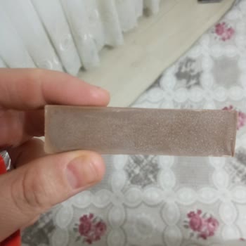 Kinder Çikolatasında Tuhaf Tat Ve Renk Değişimi