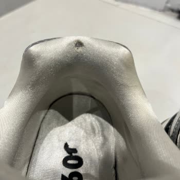 Nike Ayakkabıda Erken Kumaş Aşınması Sorunu