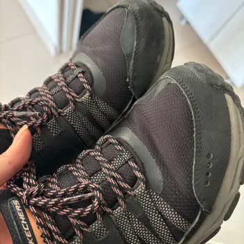 Skechers Ürünlerinin Dikiş Kalitesi Hayal Kırıklığı Yaratıyor