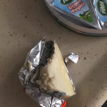 Son Kullanma Tarihi Geçmemiş Üründe Küf Ve İlgisizlik