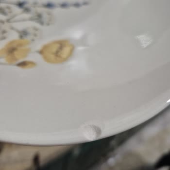 Kırık Tabaklar Ve Cevapsız İletişim