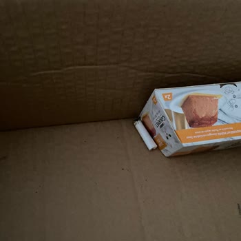 Kargo Kutusundan Çıkan Sigara İzmariti Şoku