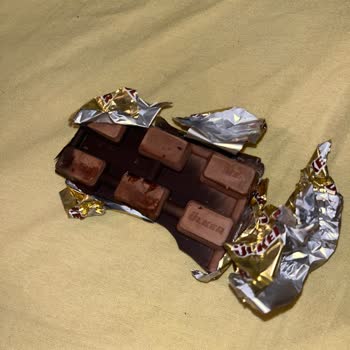 Tadı Ve Rengi Garip Olan Çikolata Deneyimi