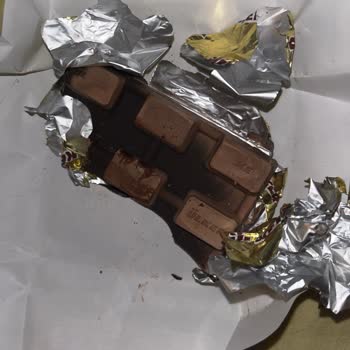 Tadı Ve Rengi Garip Olan Çikolata Deneyimi