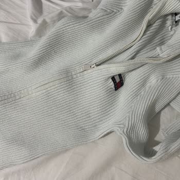 Tommy Hırka Deformasyonu Ve İlgisiz Hizmet