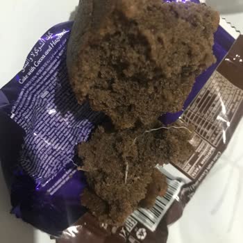 A101'den Alınan Kekin İçinden Plastik İp Çıktı!