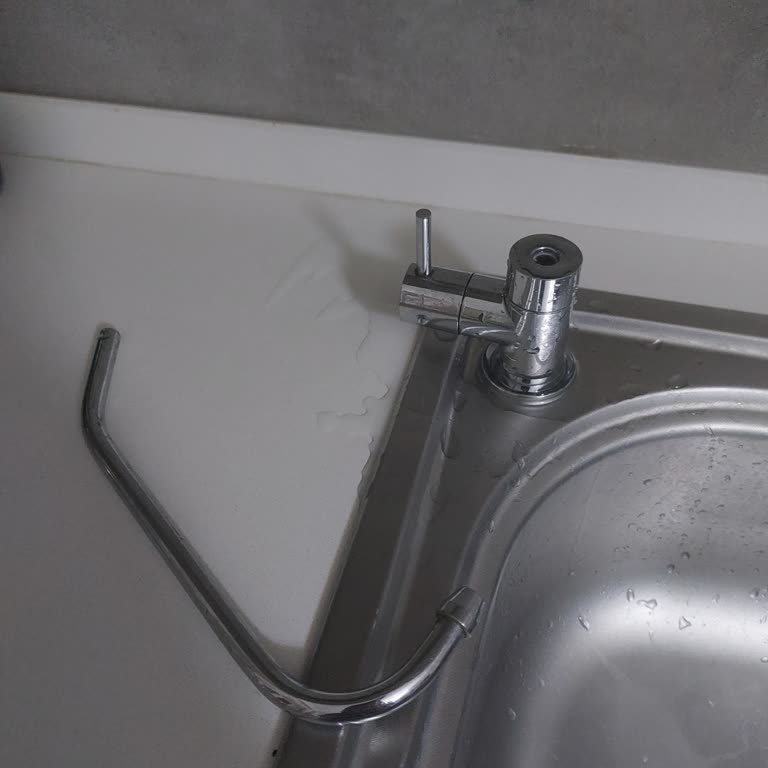 Waterbox Musluğu Yine Kırıldı: Kalitesiz Malzeme Sorunu