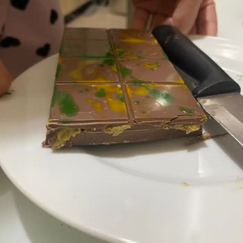 Liva Dubai Çikolatasında Antep Fıstığı Hayal Kırıklığı