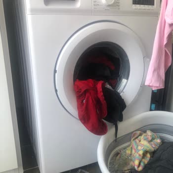 Patlayan Çamaşır Makinesi: Çocuklarımın Güvenliği Tehlikede!