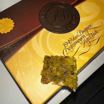 Baklavada Kıl Şoku: Hacıbaba Oran Şubesi'nde Hijyen Sorunu