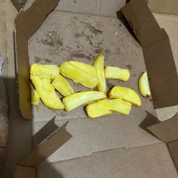 Domino's Pizza: Sert Pizza Ve Kötü Müşteri Hizmeti Deneyimi
