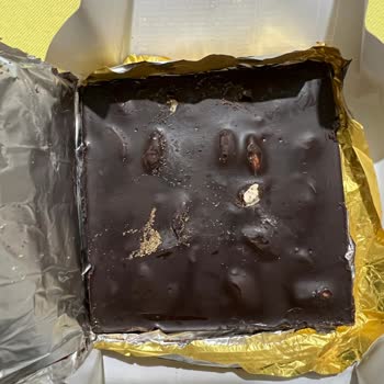 Taze Tarihli Çikolata Kurtlandı!