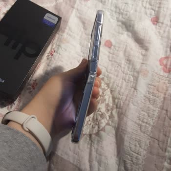 Samsung Telefon Z Flip 4: Menteşe Ve Ekran Sorunlarıyla Yanıltıcı Garanti Bilgisi!