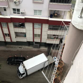 BİM Pazar Sabahı Gürültü Kabusu: Şube Mal Kabul Sorunu