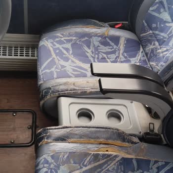 Kırık Koltuklar Ve Saygısız Şoförle Zorlu Yolculuk