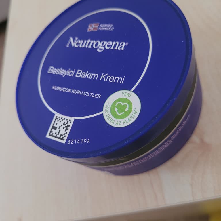 Neutrogena Nemlendirici Cildimde Topaklanıyor