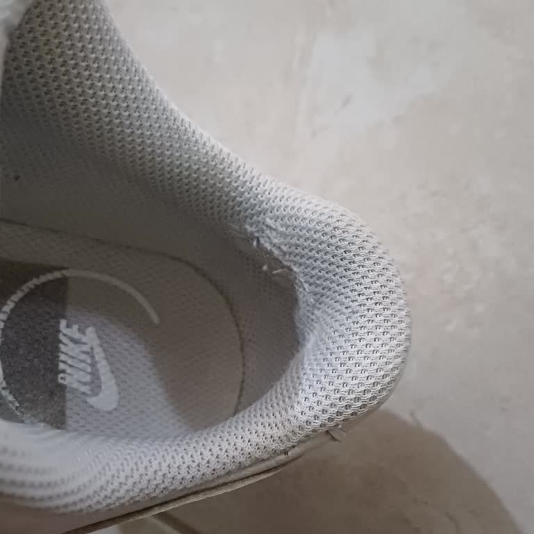 Nike Ayakkabıda Üretim Hatası Ve Müşteri Hizmetleri Sorunu